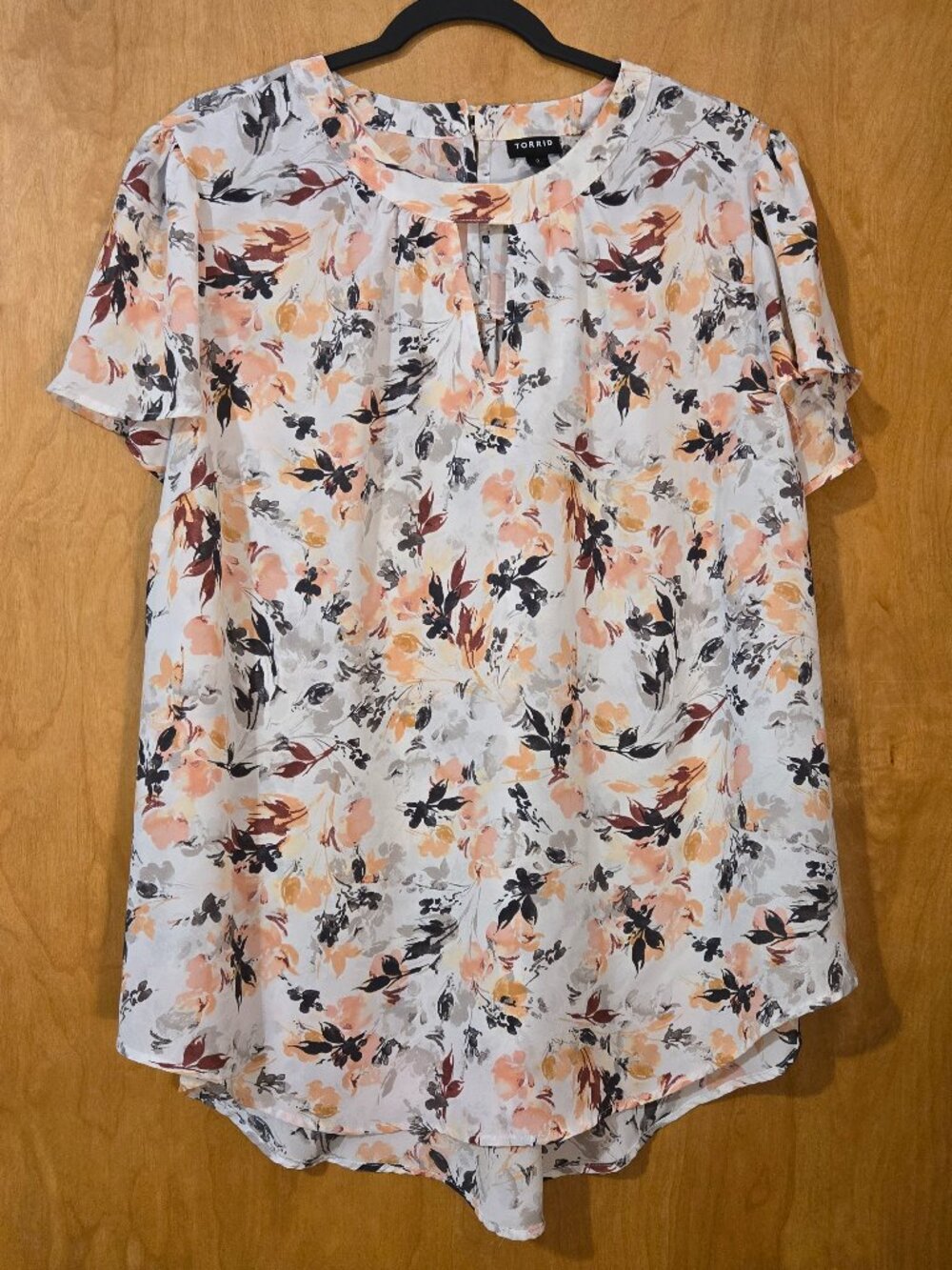 Torrid Floral Print Hi-Lo Tunic Top Short Sleeve Blouse 2x Feminine Fairy